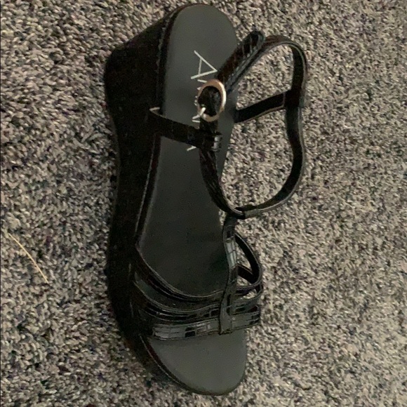 Sandles - Picture 4 of 4